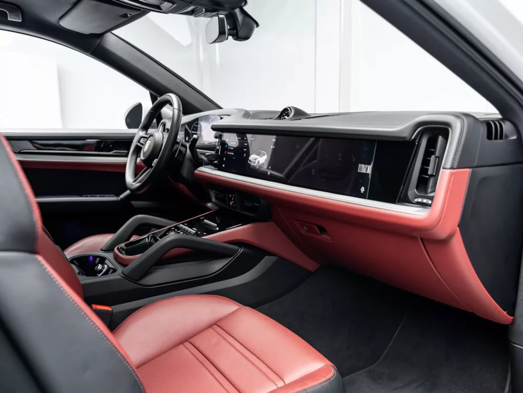 2025 Porsche Cayenne Coupe — photo 14
