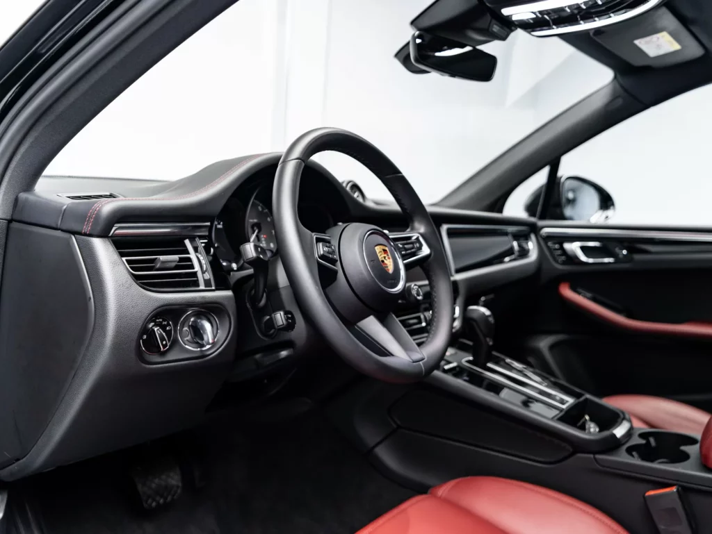 2024 Porsche Macan S — photo 11