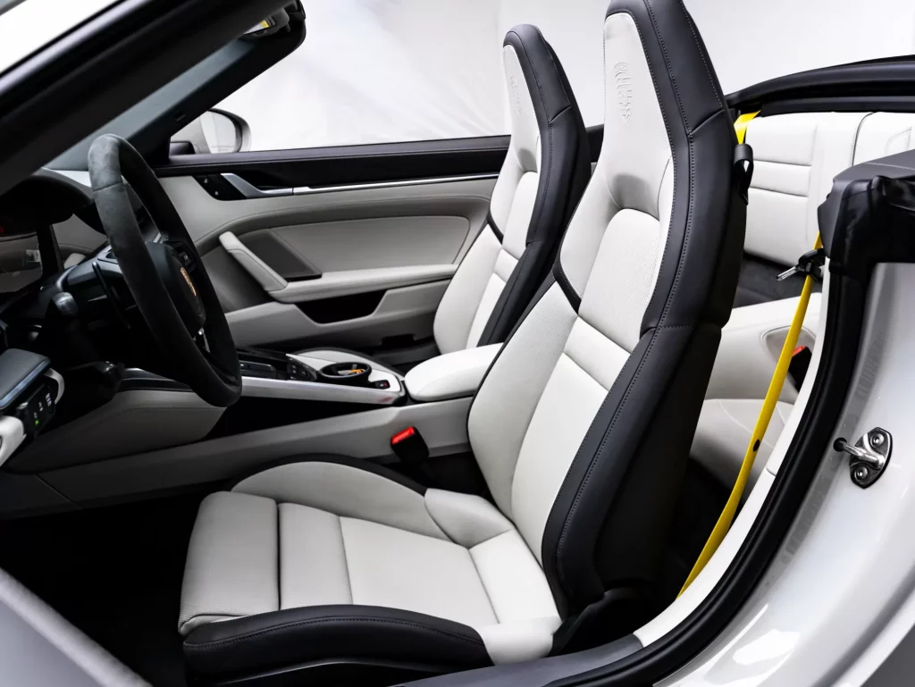 2026 Porsche 911 GTS Cabriolet — photo 12