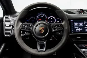 2020 Porsche Cayenne Turbo — photo 10