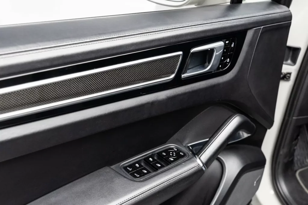 2020 Porsche Cayenne Turbo — photo 7