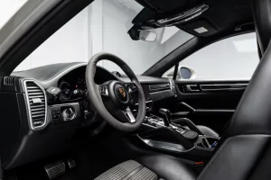 2020 Porsche Cayenne Turbo — photo 13
