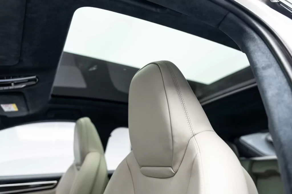 2023 Porsche Cayenne GTS Coupe — photo 17