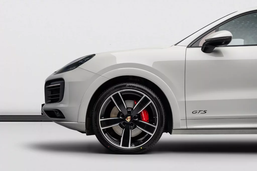 2023 Porsche Cayenne GTS Coupe — photo 6