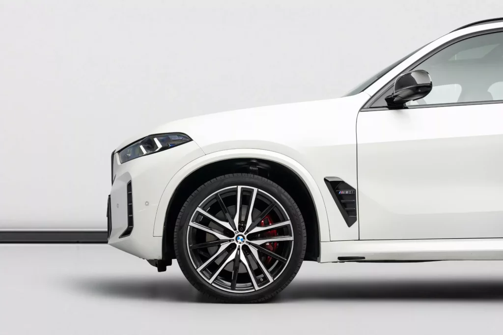 2025 BMW X5 M60i Xdrive — photo 6