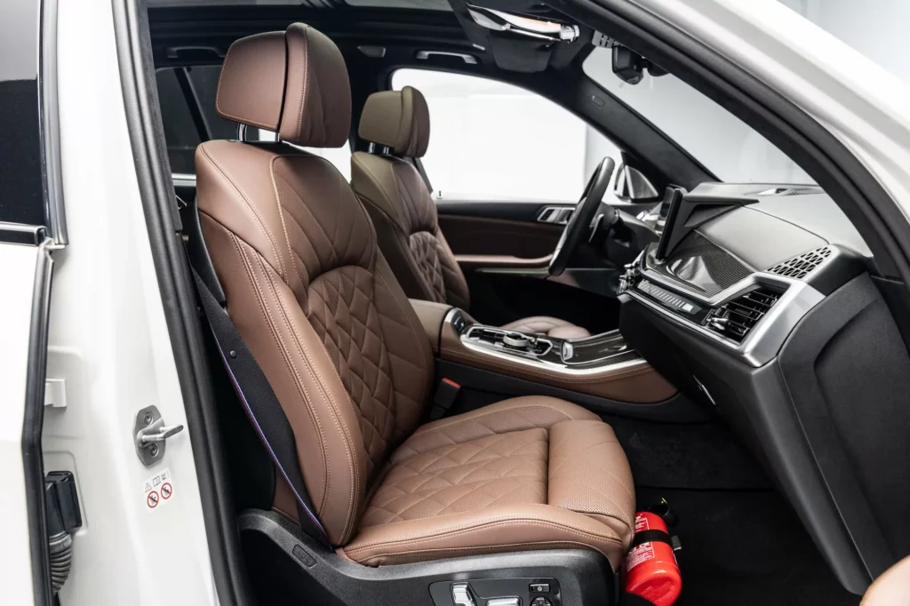 2025 BMW X5 M60i Xdrive — photo 9