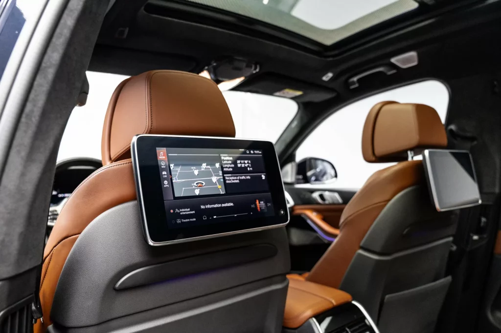 2021 BMW x7 M50I — photo 19