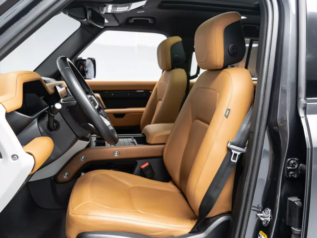 2023 Land Rover Defender 110 S — photo 10