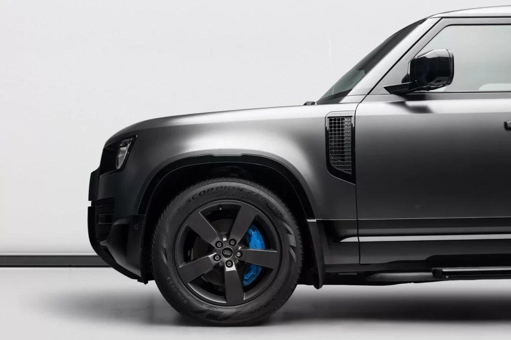 2023 Land Rover Defender 110 S — photo 6
