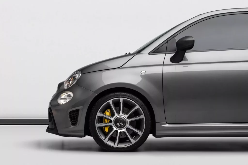 2024 Fiat Abarth 695 Turismo — photo 6
