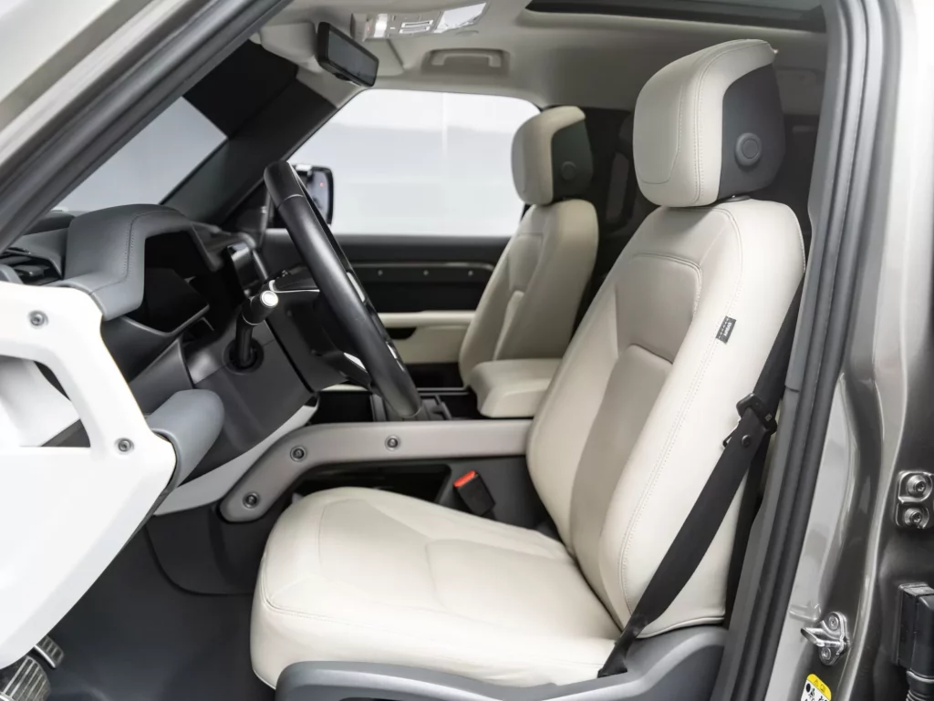 2024 Land Rover Defender 110 P400 HSE — photo 10