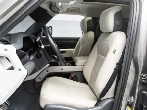 2024 Land Rover Defender 110 P400 HSE — photo 10
