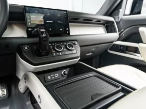 2024 Land Rover Defender 110 P400 HSE — photo 15