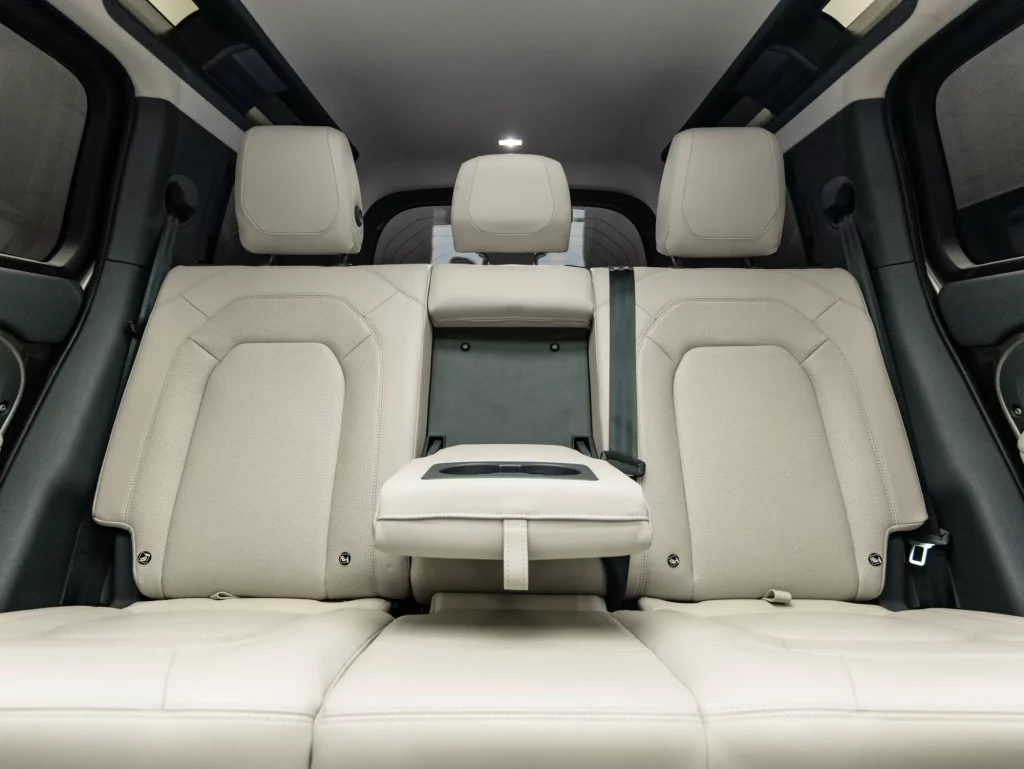 2024 Land Rover Defender 110 P400 HSE — photo 18
