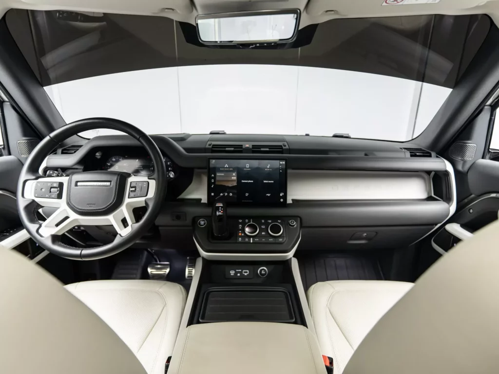 2024 Land Rover Defender 110 P400 HSE — photo 16