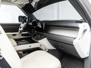 2024 Land Rover Defender 110 P400 HSE — photo 13