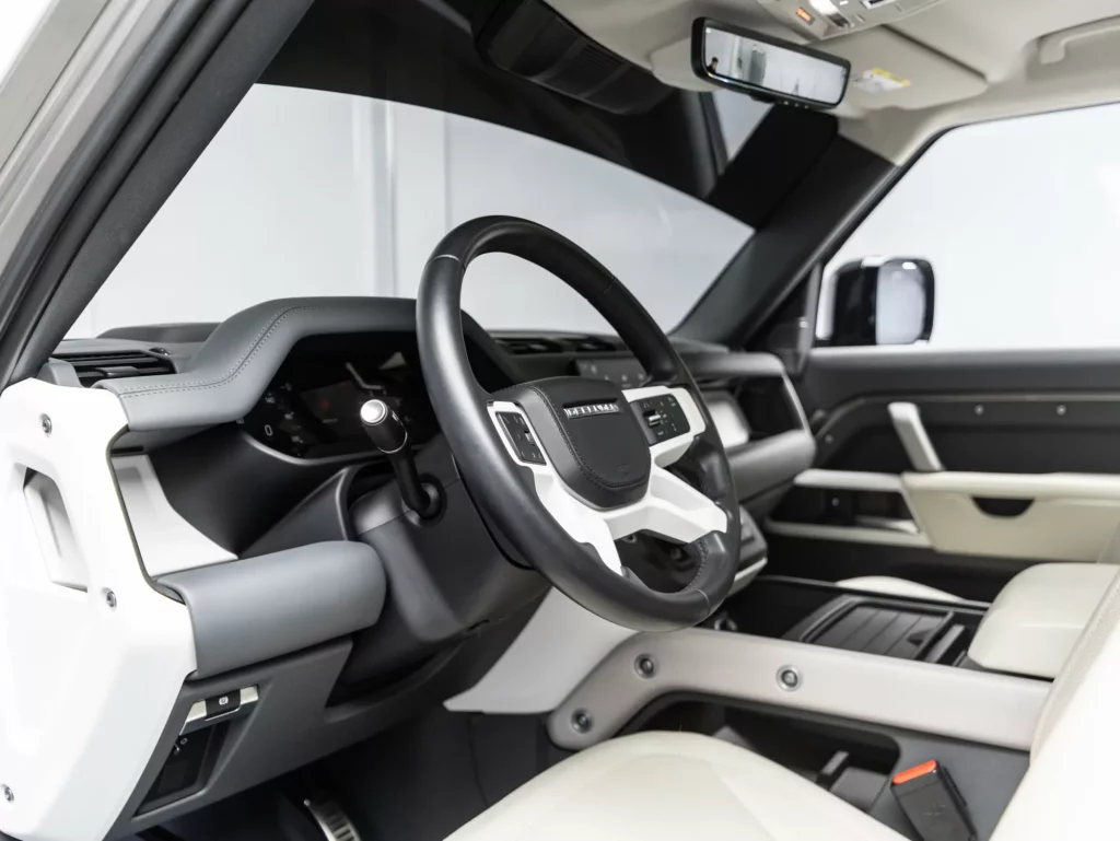 2024 Land Rover Defender 110 P400 HSE — photo 14
