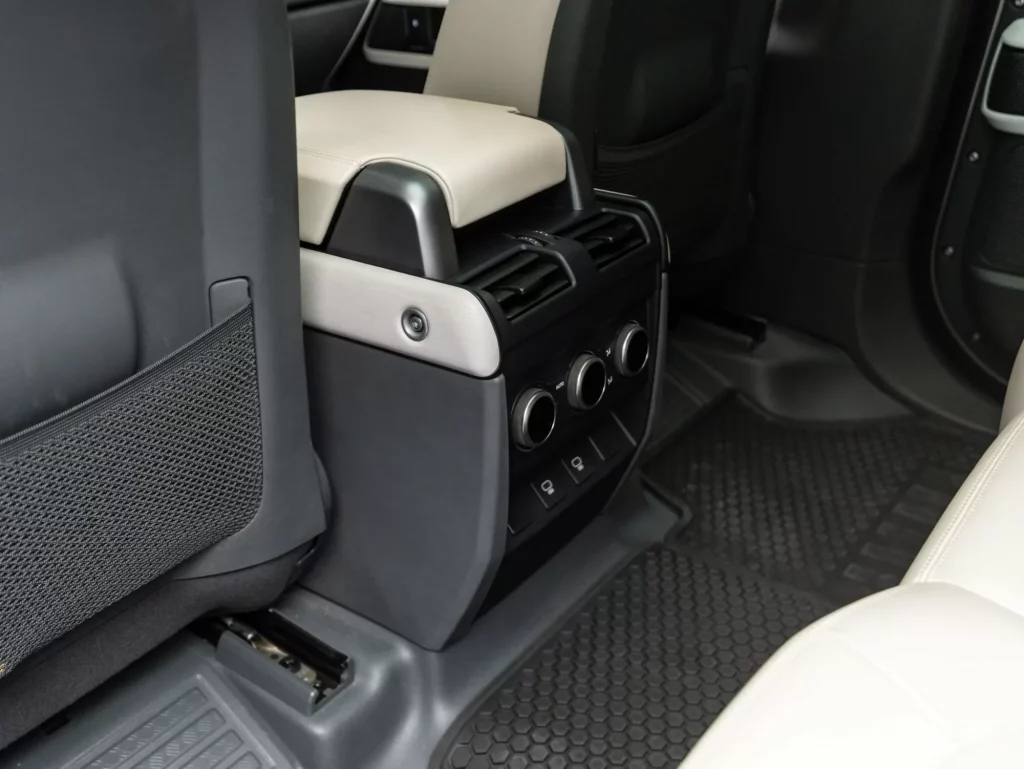 2024 Land Rover Defender 110 P400 HSE — photo 19