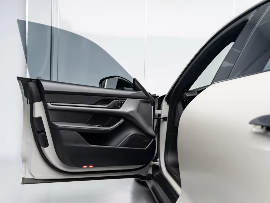 2024 Porsche Taycan GTS — photo 8