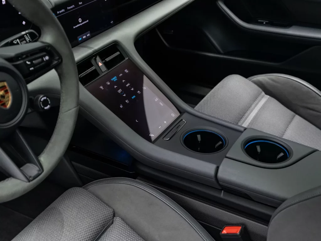2024 Porsche Taycan GTS — photo 17