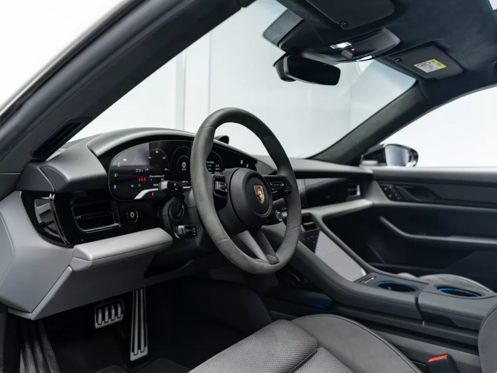 2024 Porsche Taycan GTS — photo 13