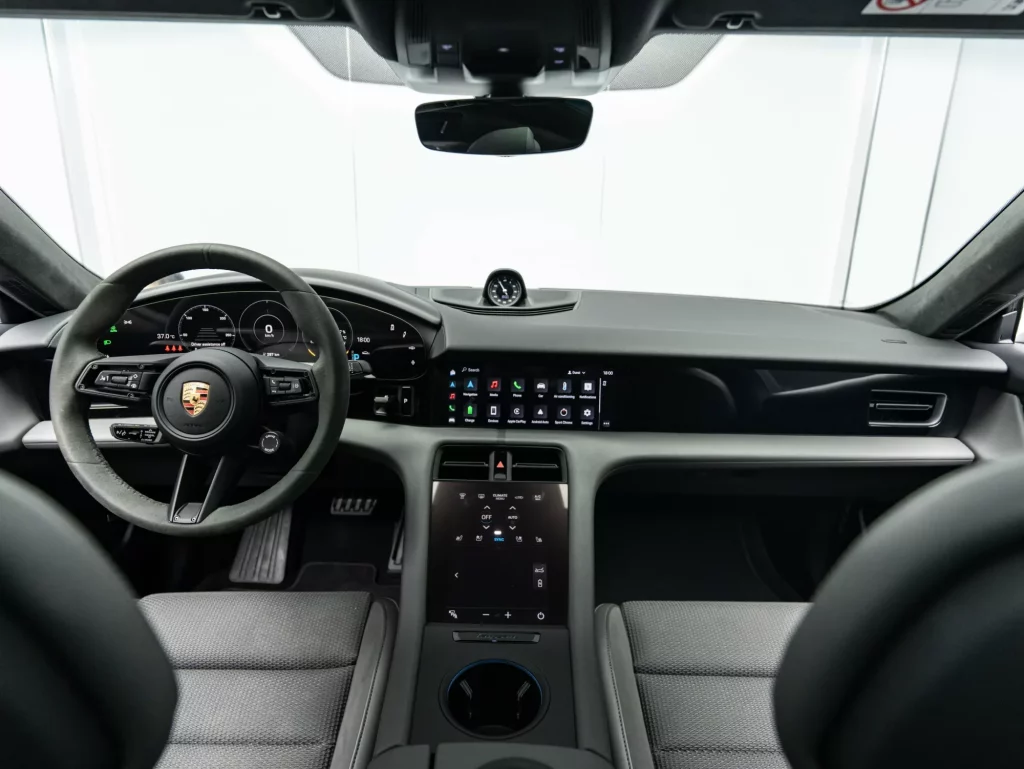 2024 Porsche Taycan GTS — photo 18