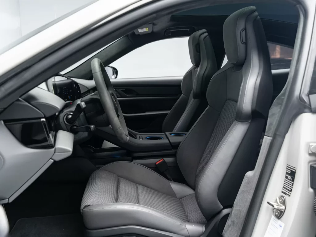 2024 Porsche Taycan GTS — photo 12