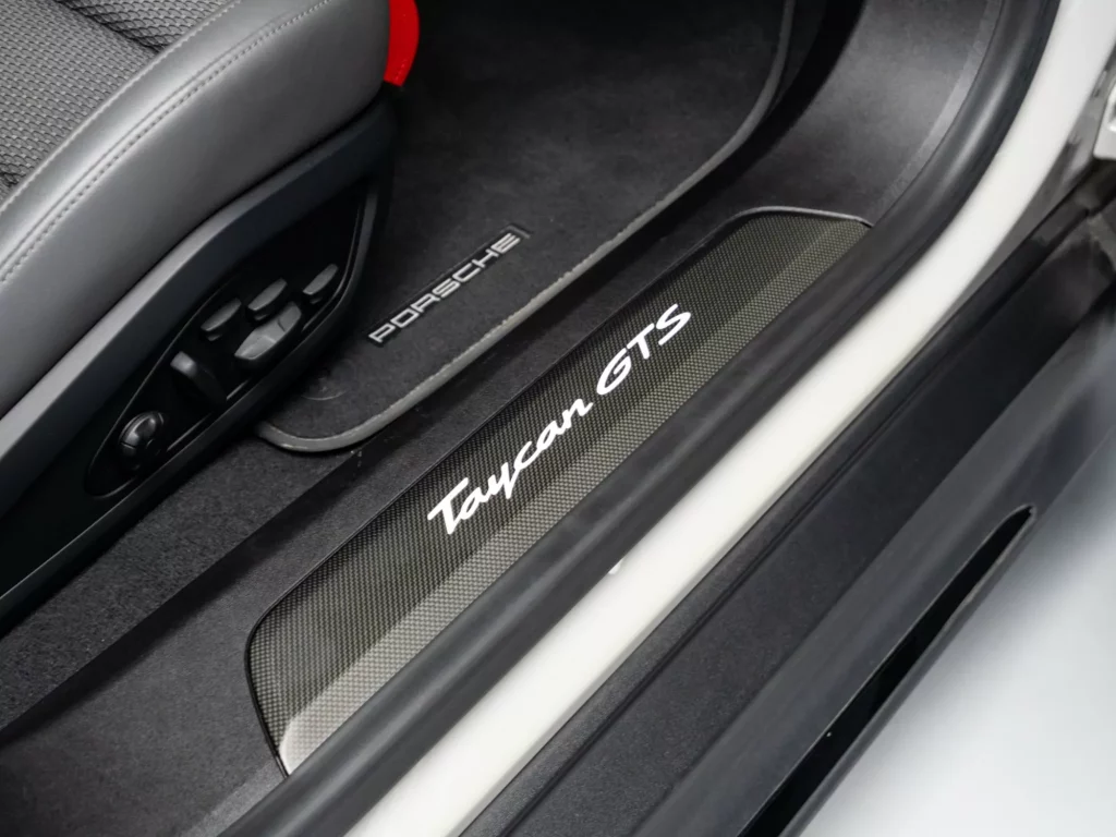 2024 Porsche Taycan GTS — photo 9
