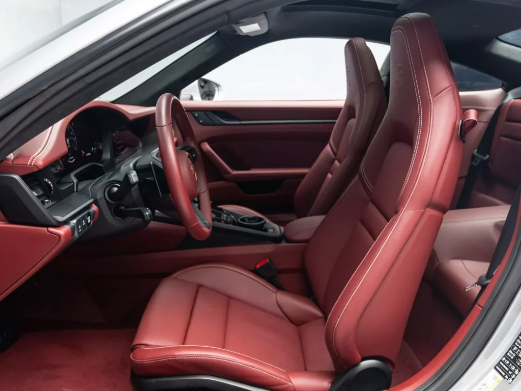 2026 Porsche 911 GTS — photo 12