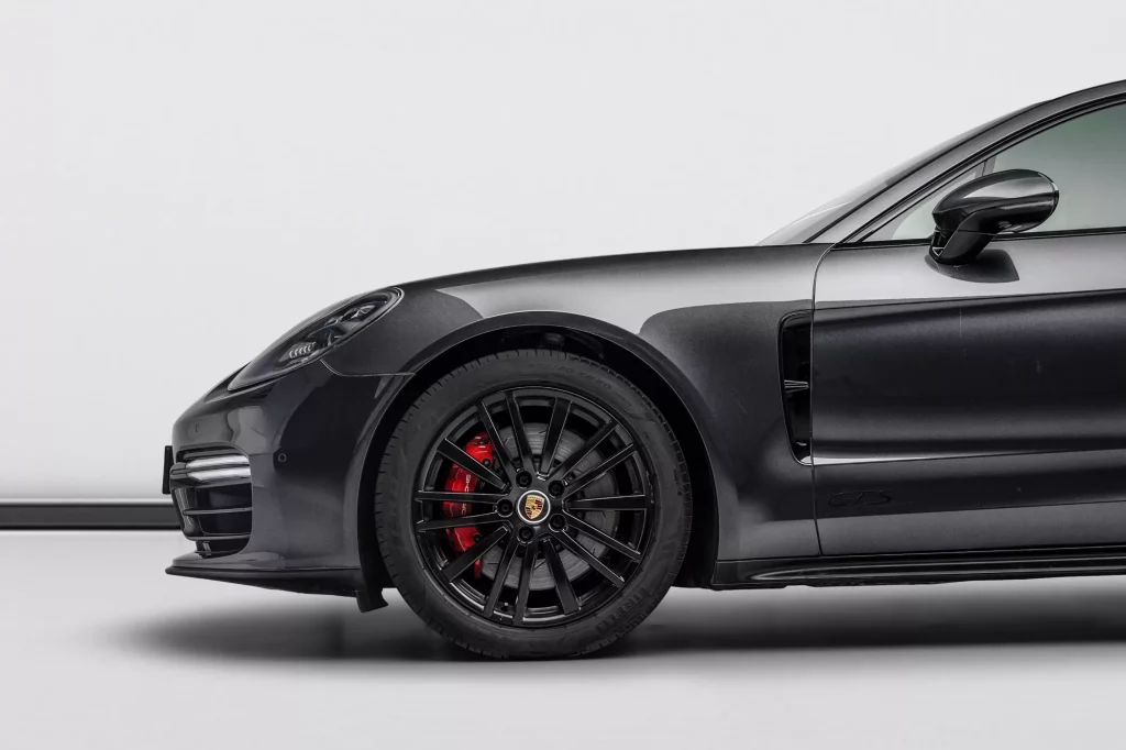 2021 Porsche Panamera GTS — photo 6