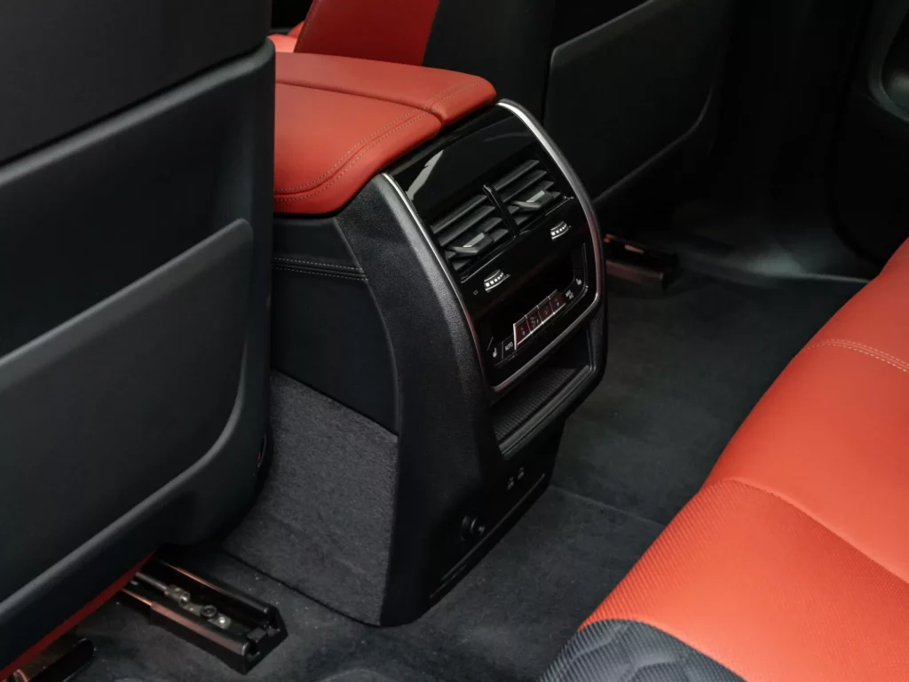 2025 BMW X5M Competition — photo 21
