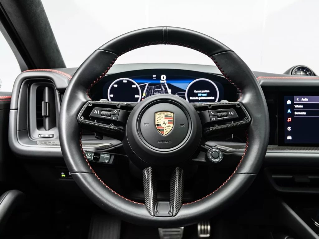 2025 Porsche Cayenne GTS — photo 12
