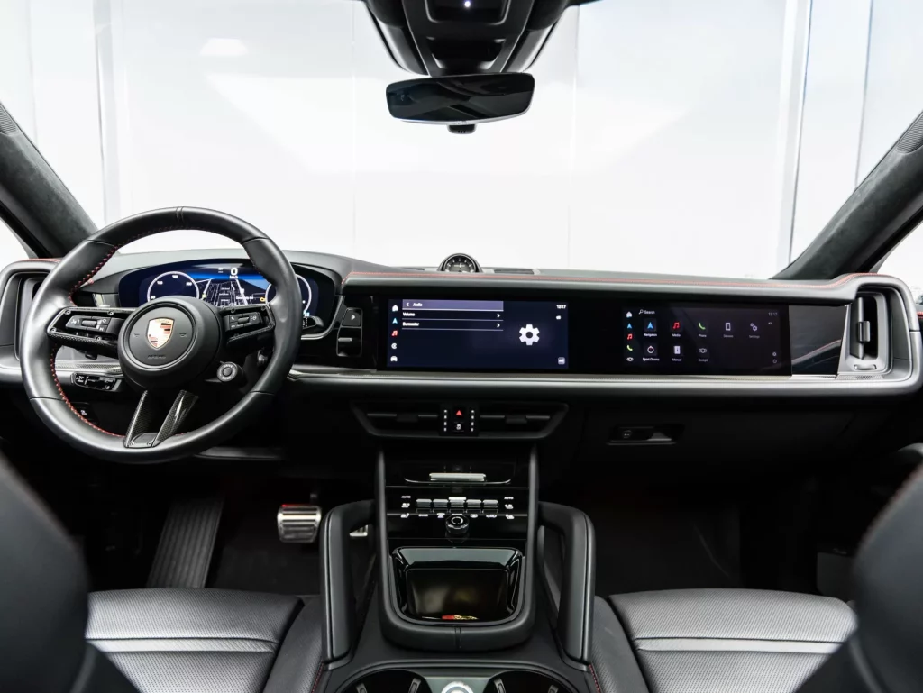 2025 Porsche Cayenne GTS — photo 15