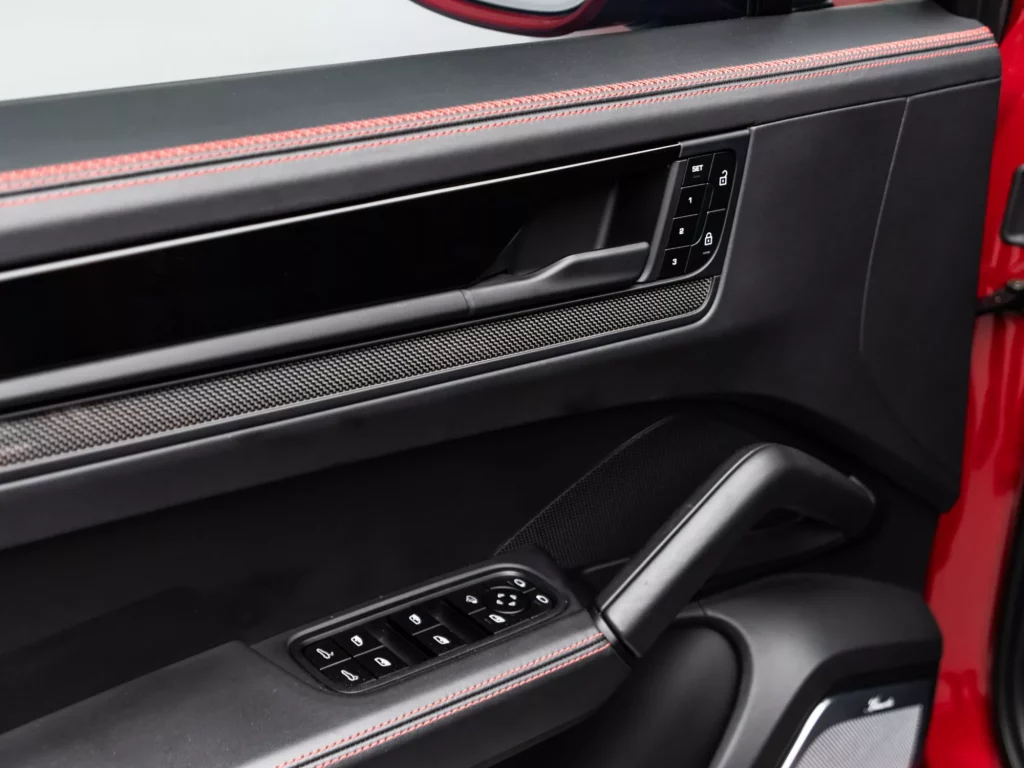 2025 Porsche Cayenne GTS — photo 19