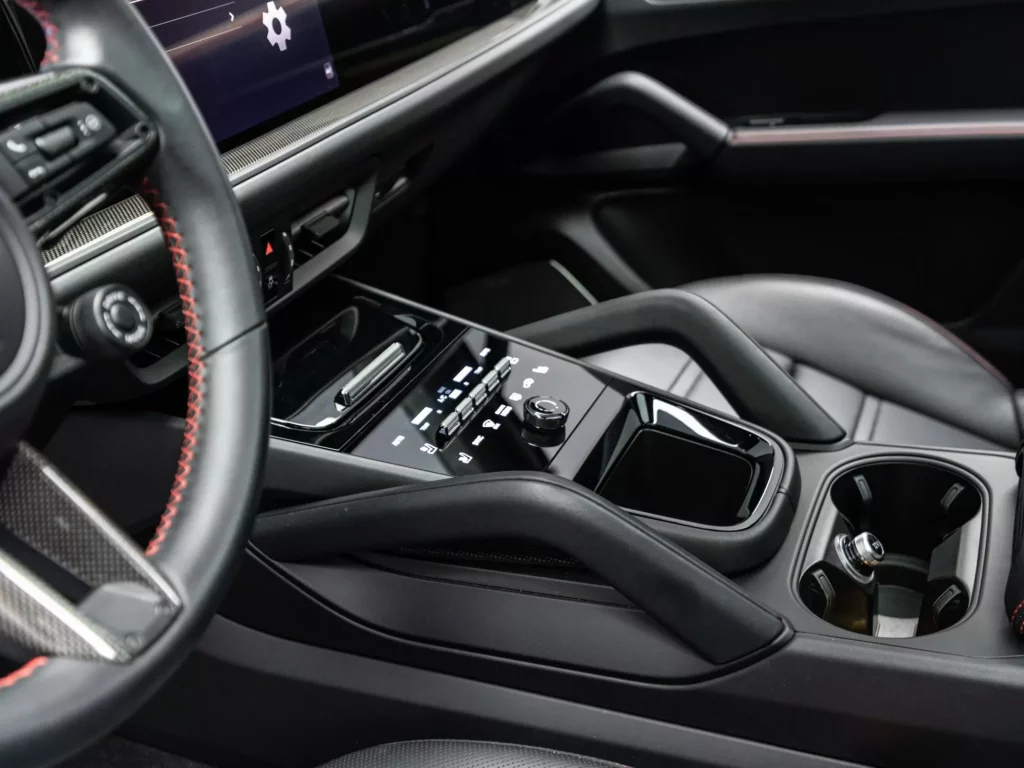 2025 Porsche Cayenne GTS — photo 16