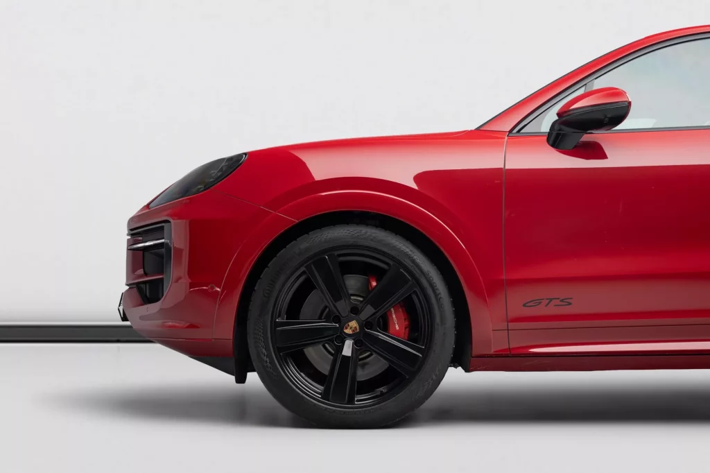 2025 Porsche Cayenne GTS — photo 7