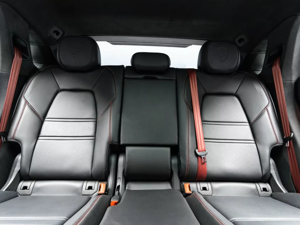 2025 Porsche Cayenne GTS — photo 18