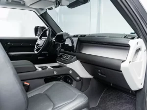 2025 Land Rover Defender 90 P300 S — photo 13