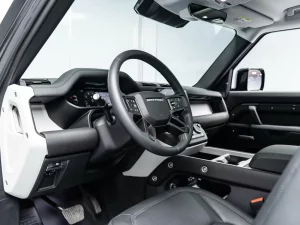 2025 Land Rover Defender 90 P300 S — photo 10