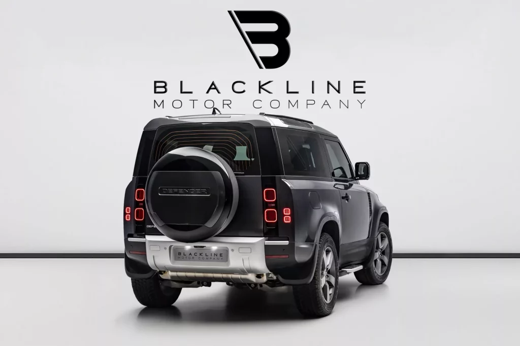 2025 Land Rover Defender 90 P300 S — photo 3