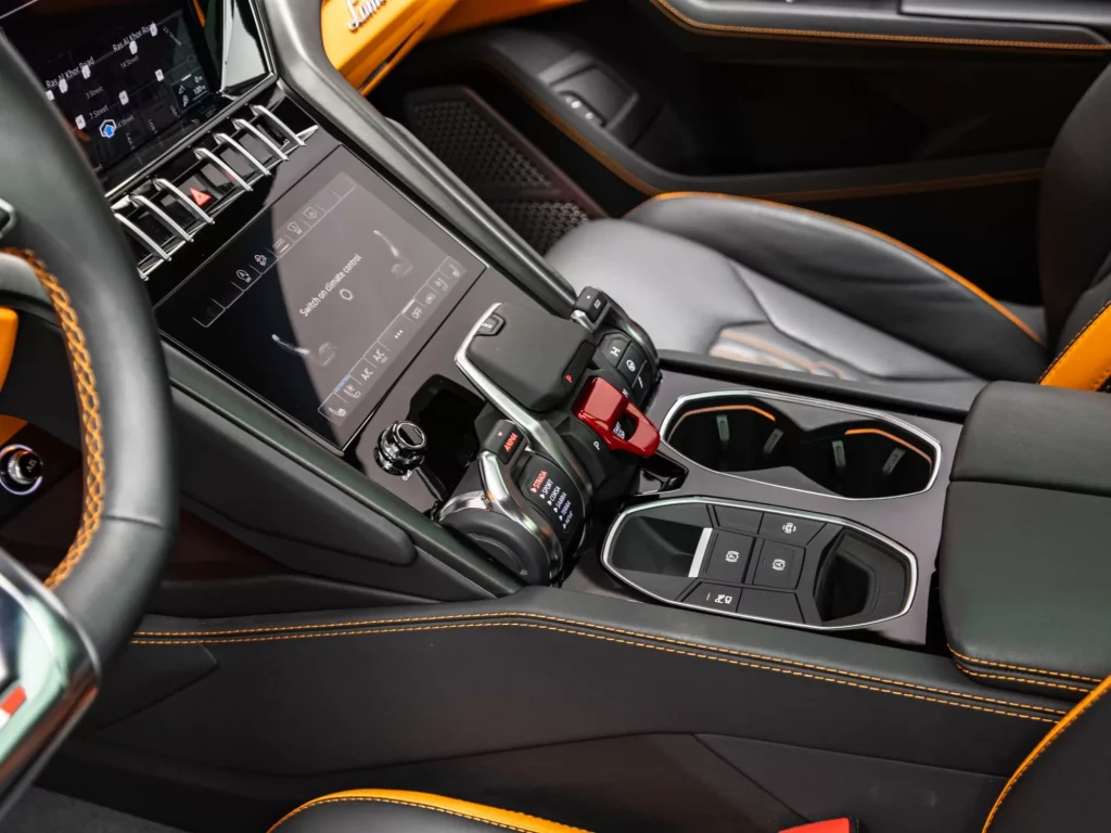 2023 Lamborghini Urus S — photo 17