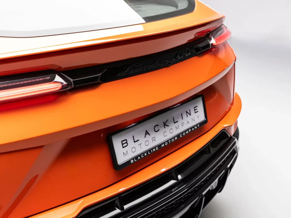 2023 Lamborghini Urus S — photo 6