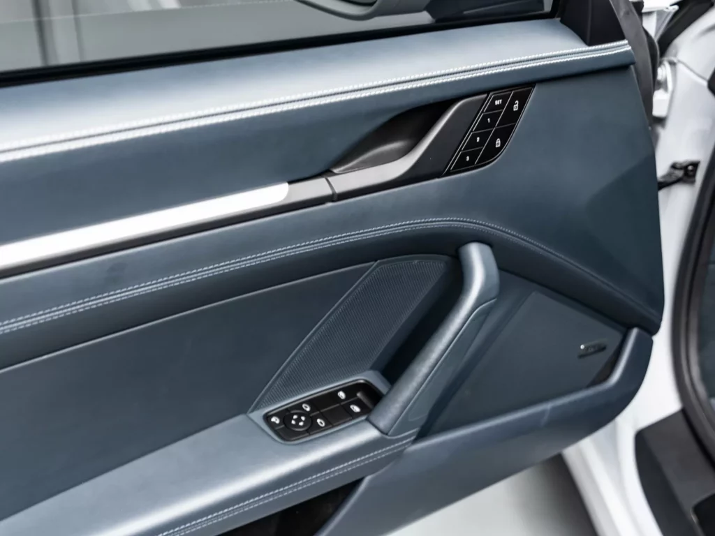 2023 Porsche 911 GTS — photo 8