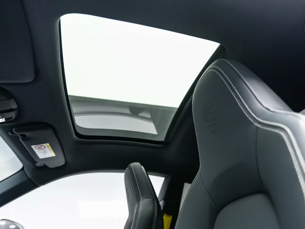 2023 Porsche 911 GTS — photo 18