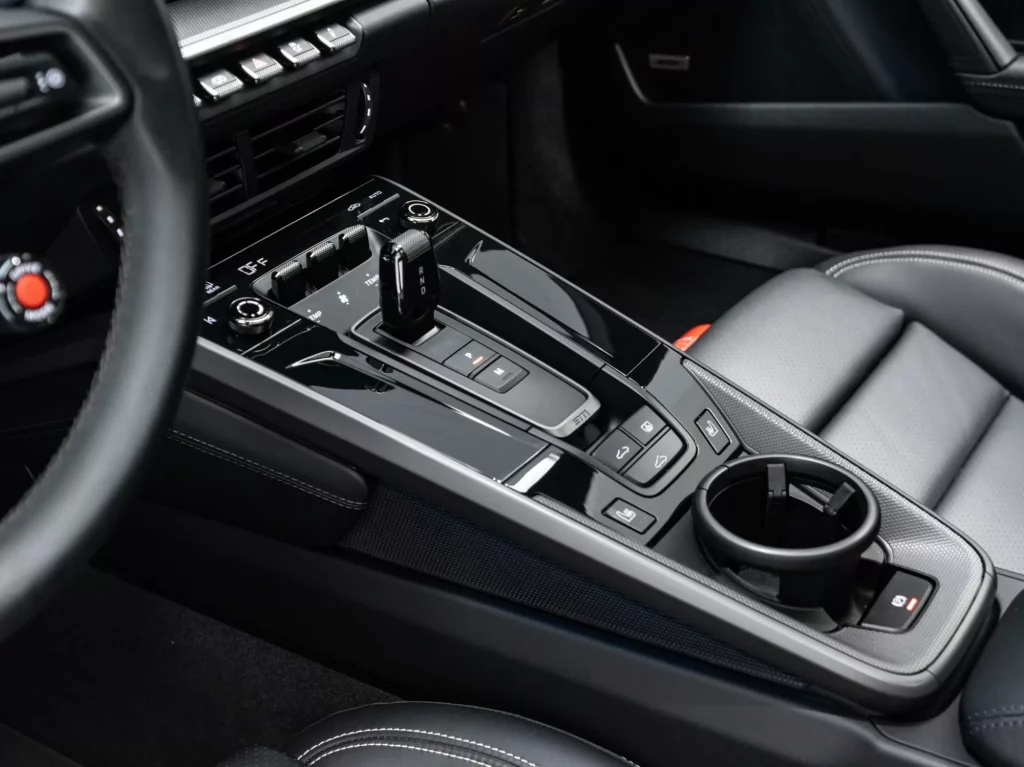 2025 Porsche 911 Carrera — photo 16