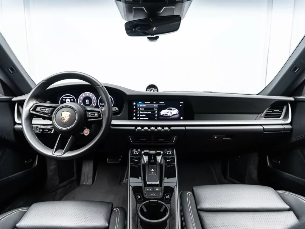 2025 Porsche 911 Carrera — photo 17