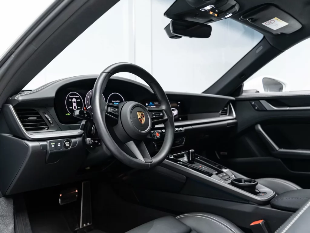 2025 Porsche 911 Carrera — photo 15