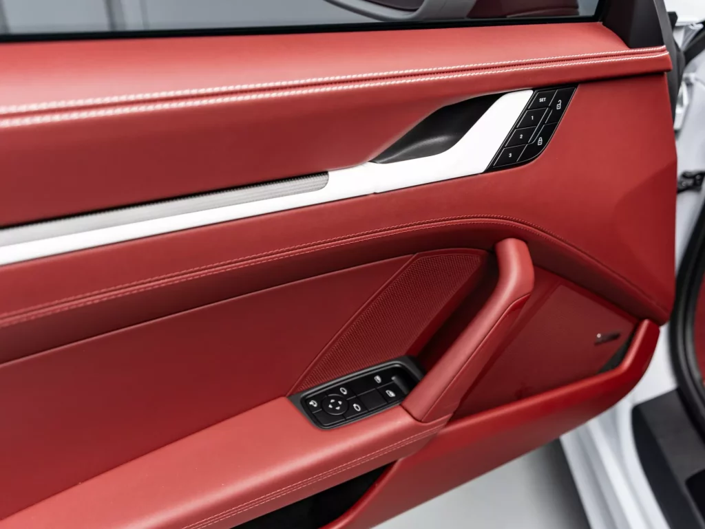 2025 Porsche 911 Carrera GTS — photo 20