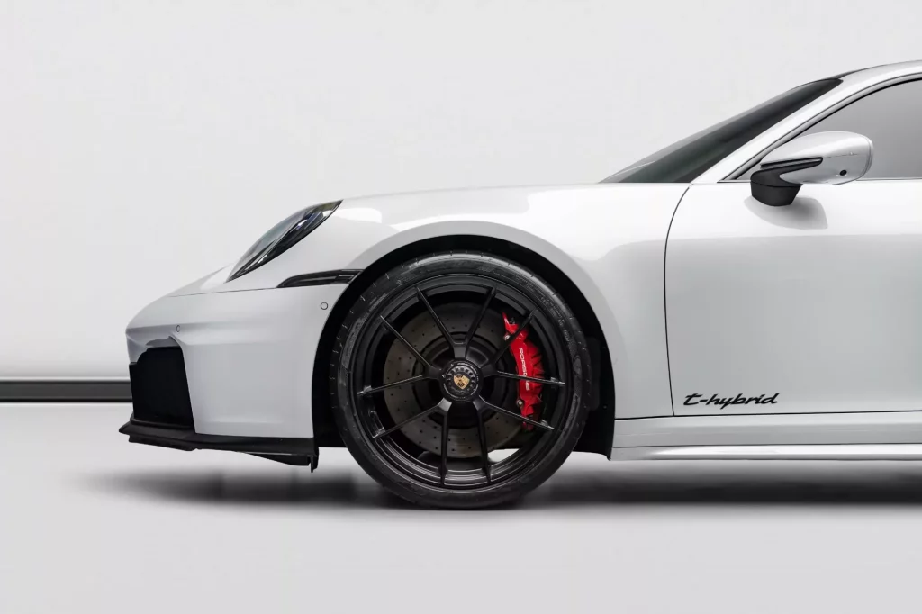 2025 Porsche 911 Carrera GTS — photo 7