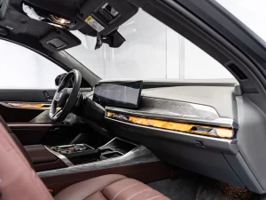 2025 BMW 760i — photo 14
